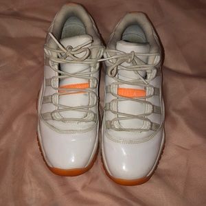 Jordan 11 Citrus lowtops size 6